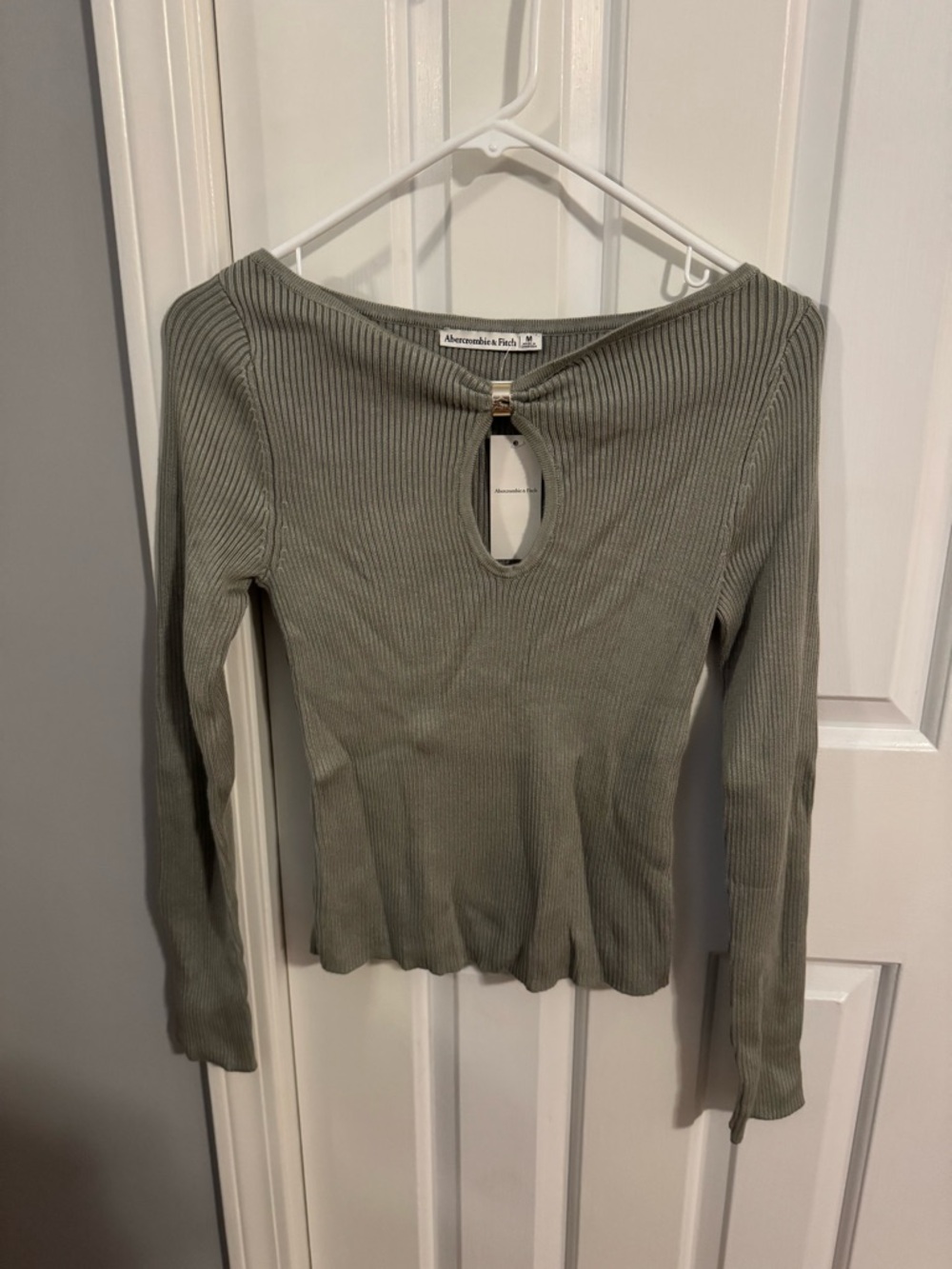 Abercrombie & Fitch Ribbed Keyhole Sweaters - Olive Green & Raspberry - Picture 2 of 8